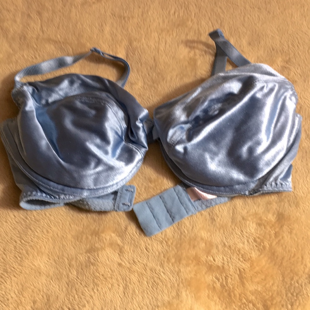 Rare Vintage Victoria’s Secret Second Skin Satin Push-Up Bra (34D)